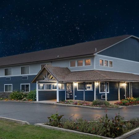 Northwoods Inn And Suites Ely 외부 사진