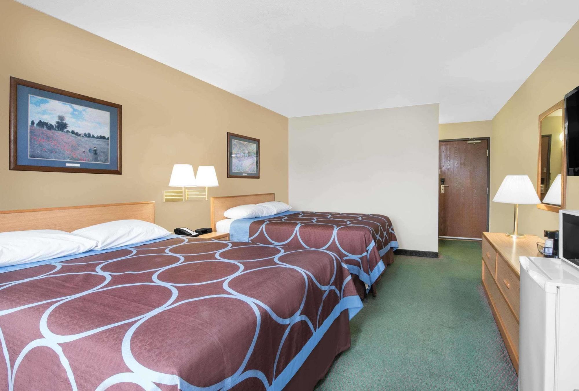 Northwoods Inn And Suites Ely 외부 사진