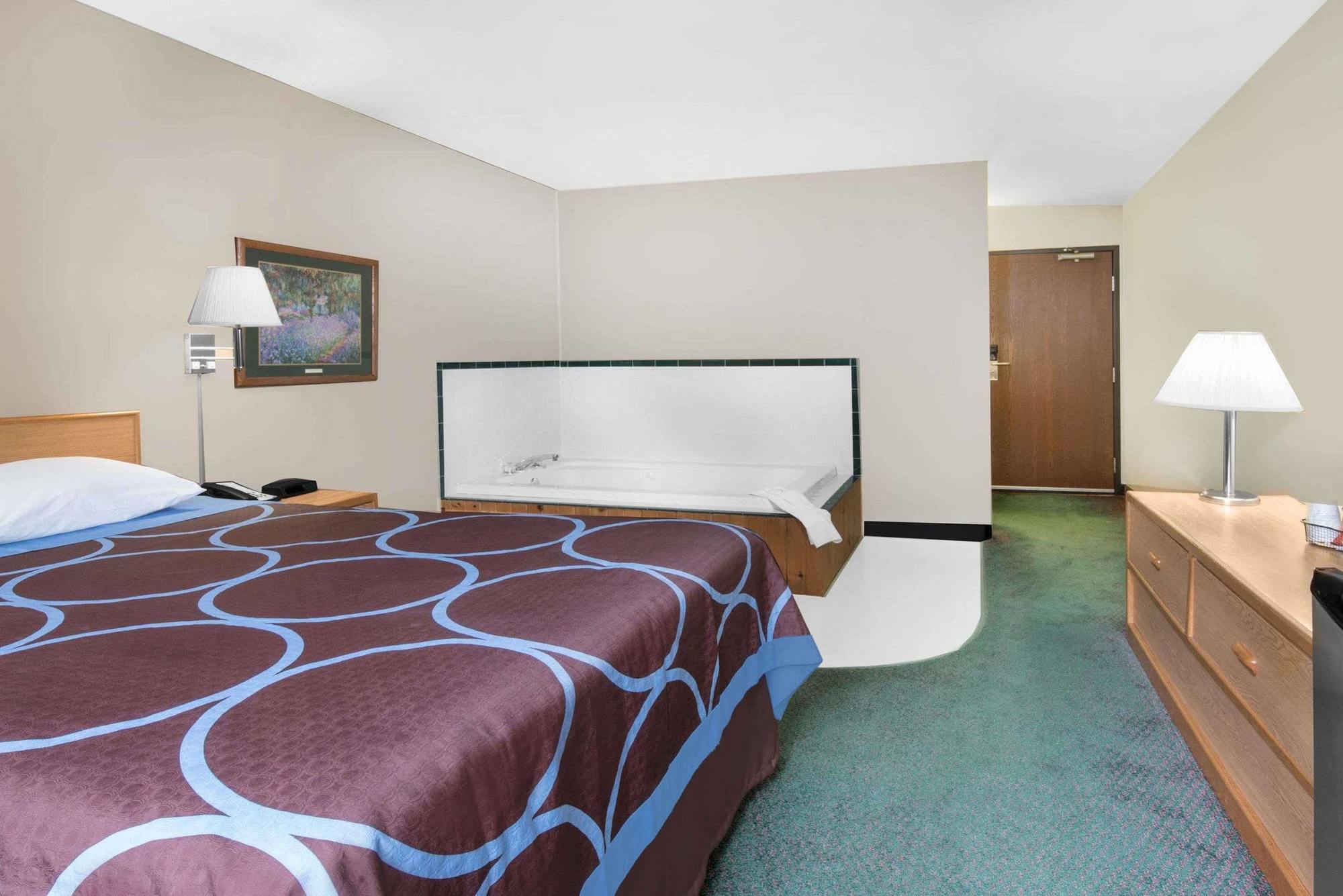 Northwoods Inn And Suites Ely 외부 사진