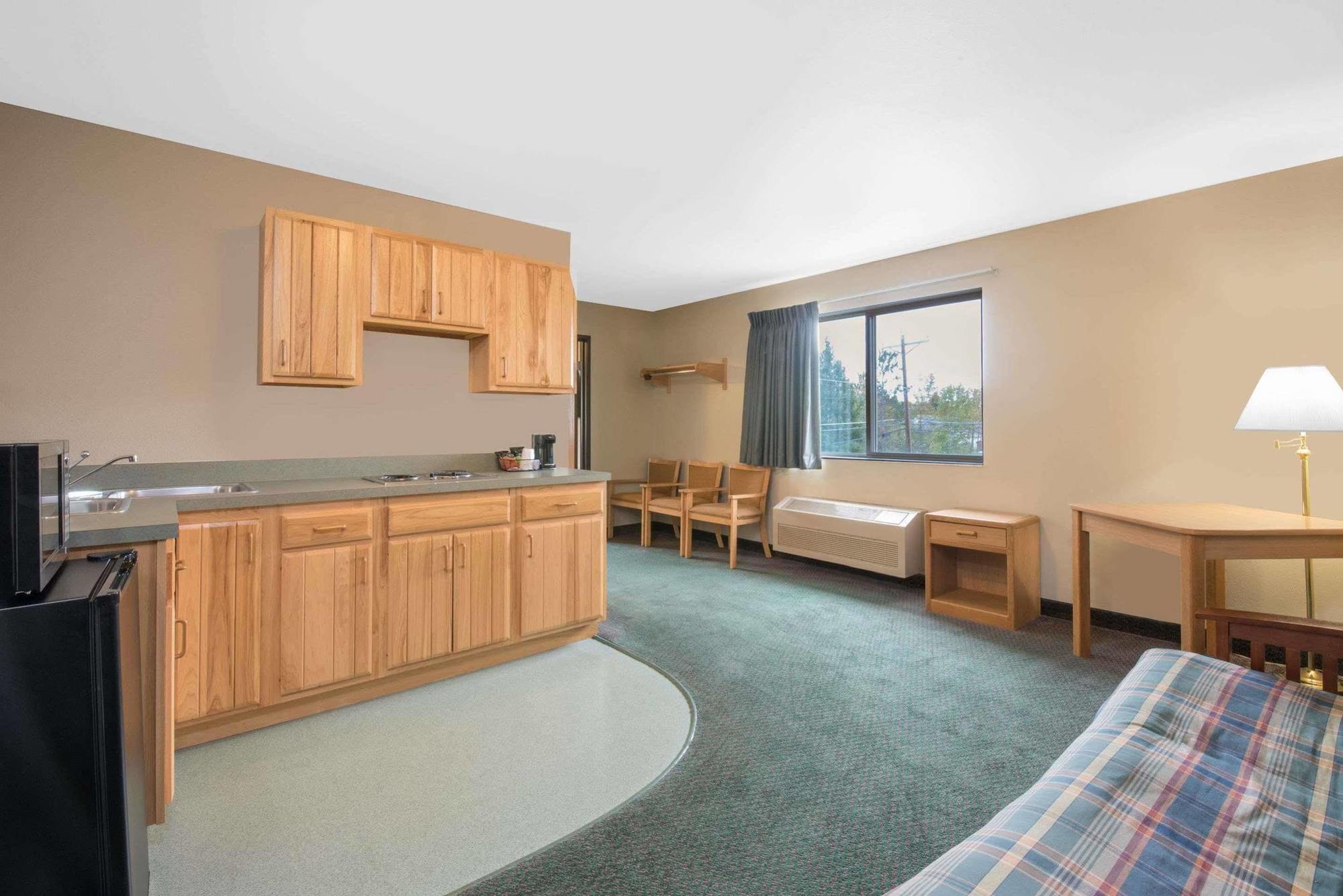 Northwoods Inn And Suites Ely 외부 사진