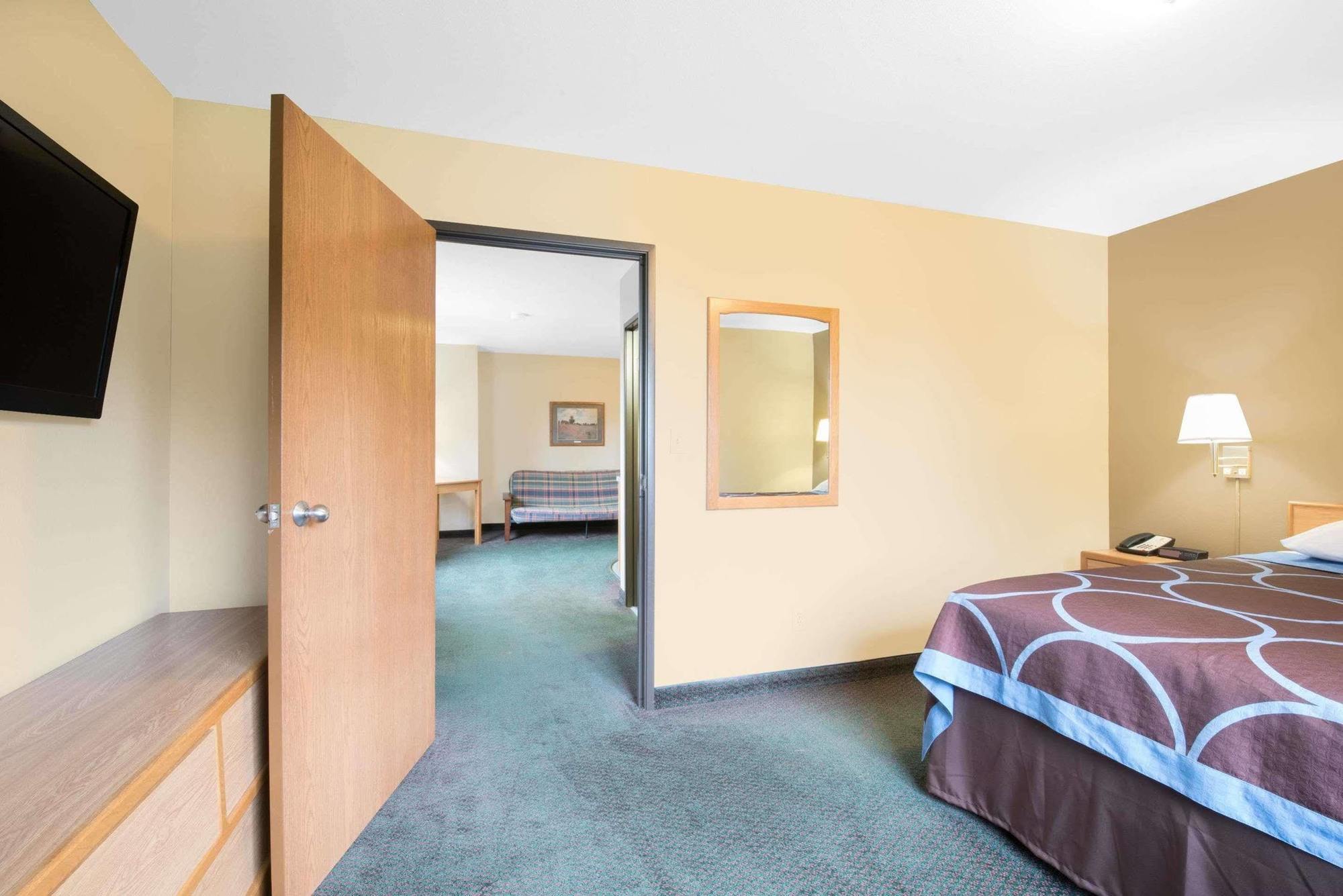 Northwoods Inn And Suites Ely 외부 사진